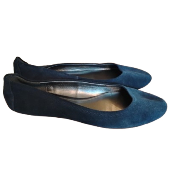 St. John's Bay Shoes - Women's Shoes size 10 St. John's Bay Elegant Blue Suede Flats